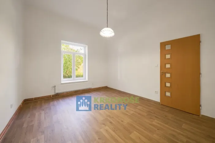 Pronájem bytu 2+1, Stará Paka, Tovární, 60 m2