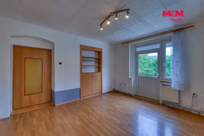 Prodej bytu 2+1, Karlovy Vary - Bohatice, Na Výšině, 45 m2