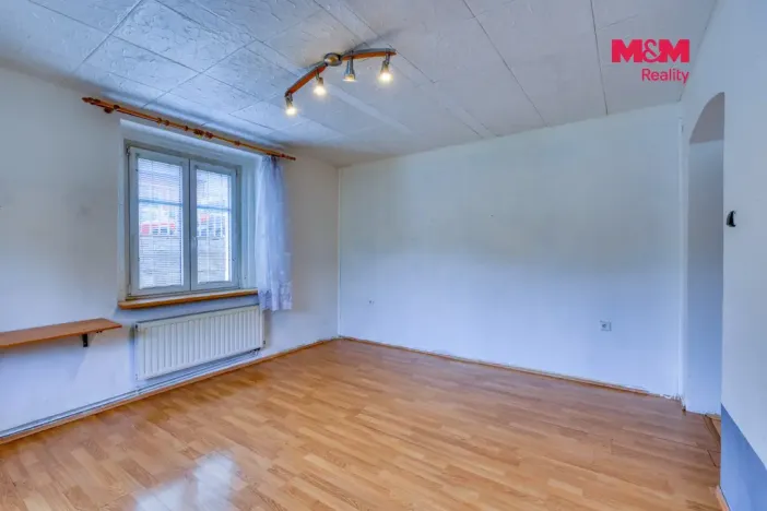 Prodej bytu 2+1, Karlovy Vary - Bohatice, Na Výšině, 45 m2