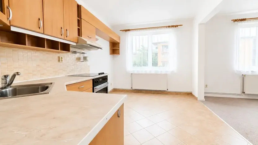 Pronájem bytu 1+kk, Praha - Horní Počernice, Dandova, 37 m2