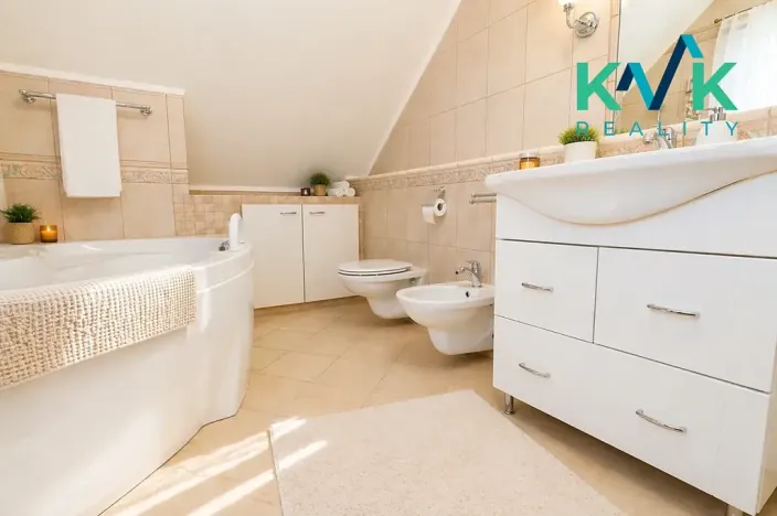 Prodej rodinného domu, Karlovy Vary, K Letišti, 250 m2