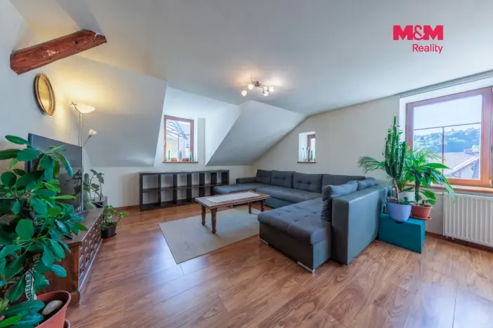 Prodej rodinného domu, Bečov nad Teplou, nám. 5. května, 351 m2