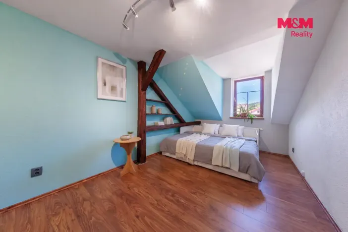 Prodej rodinného domu, Bečov nad Teplou, nám. 5. května, 351 m2