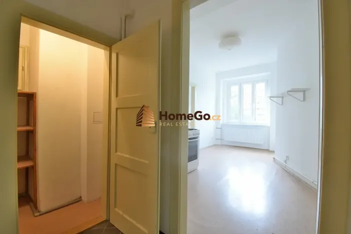 Pronájem bytu 2+kk, Praha - Nusle, Žateckých, 47 m2
