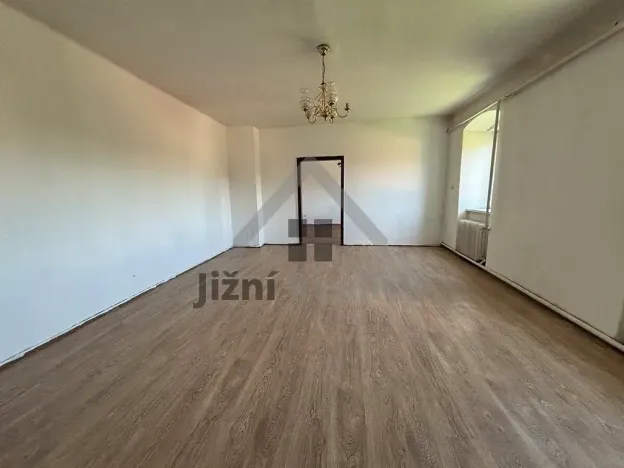 Prodej bytu 2+1, Uherčice, 98 m2