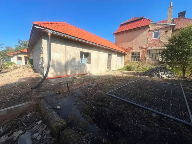 Prodej rodinného domu, Lkáň, 230 m2