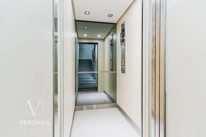 Prodej bytu 4+kk, Praha - Dejvice, Evropská, 107 m2