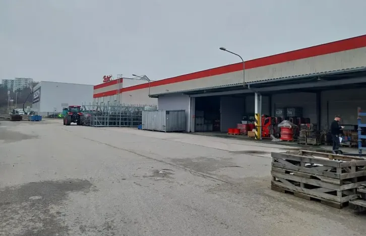 Pronájem skladu, Brno, 2400 m2