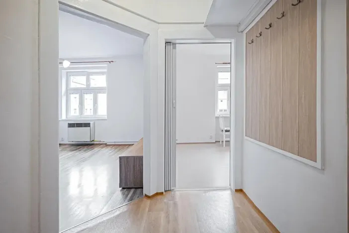 Pronájem bytu 2+kk, Praha - Žižkov, Biskupcova, 41 m2