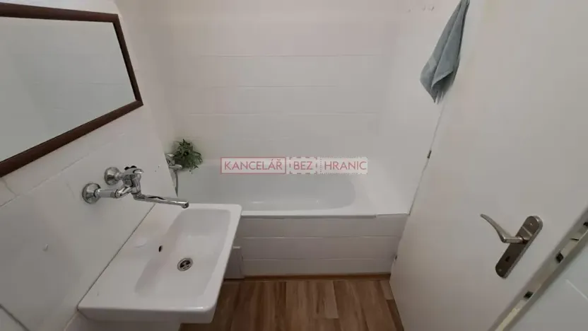 Pronájem pokoje, Zlín, Osvoboditelů, 80 m2