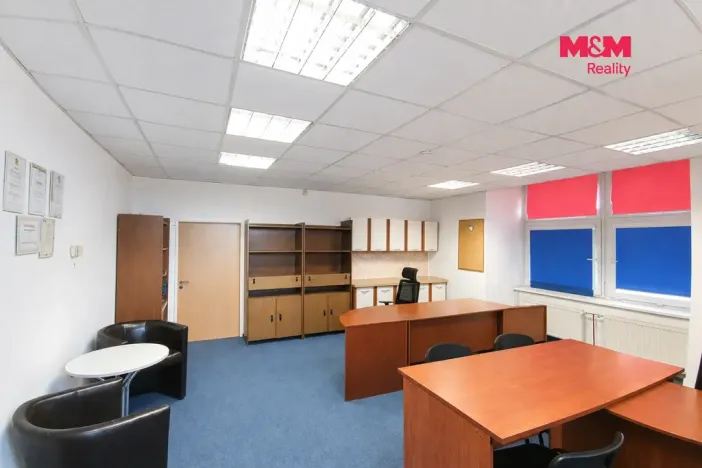 Pronájem výrobních prostor, Hradec Králové - Slatina, U Jednoty, 350 m2