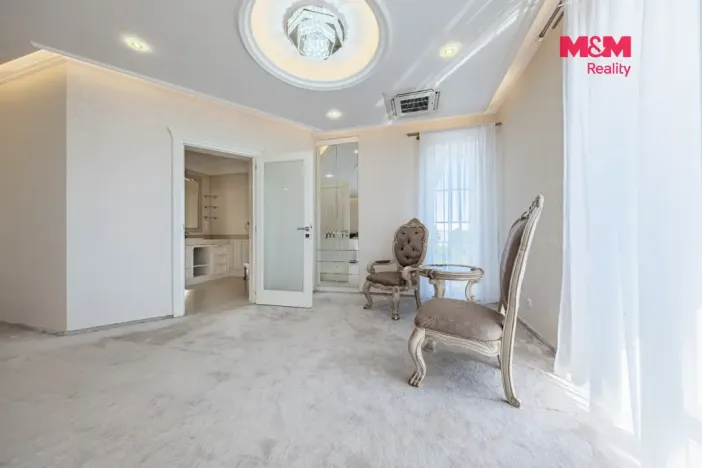 Prodej rodinného domu, Šestajovice, U Váhy, 356 m2