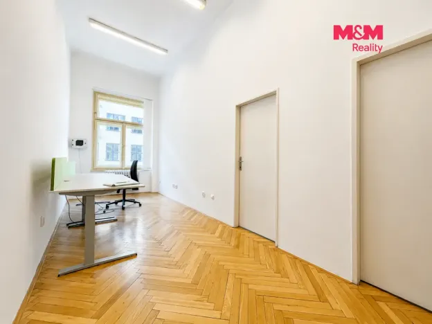 Pronájem kanceláře, Praha - Vinohrady, náměstí Míru, 92 m2