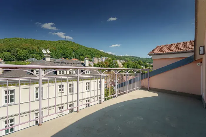 Prodej bytu 3+kk, Karlovy Vary, Zámecký vrch, 108 m2