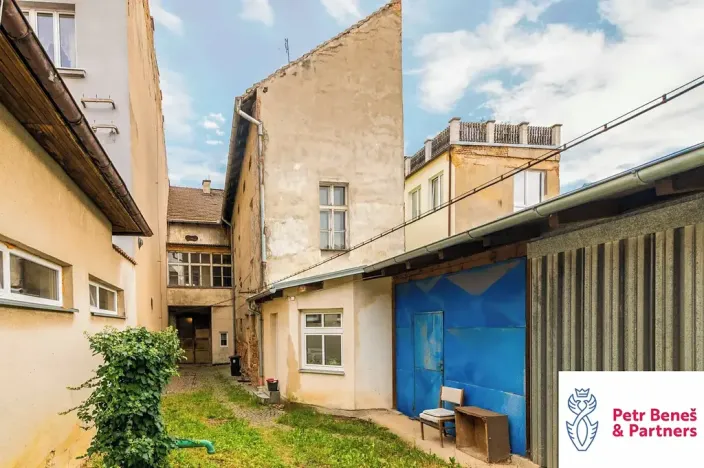 Prodej obchodního prostoru, Rakovník, Husovo náměstí, 622 m2