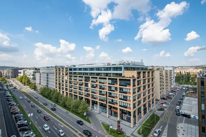 Pronájem kanceláře, Praha - Karlín, Rohanské nábřeží, 614 m2