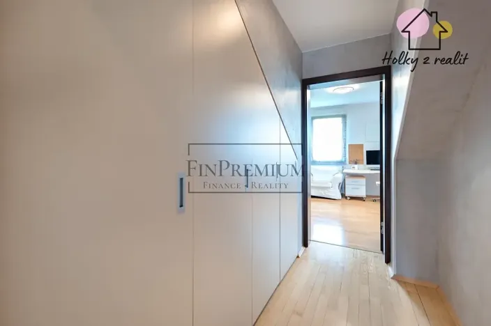 Prodej rodinného domu, Praha - Šeberov, Karfíkova, 354 m2