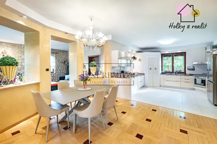 Prodej rodinného domu, Praha - Šeberov, Karfíkova, 354 m2