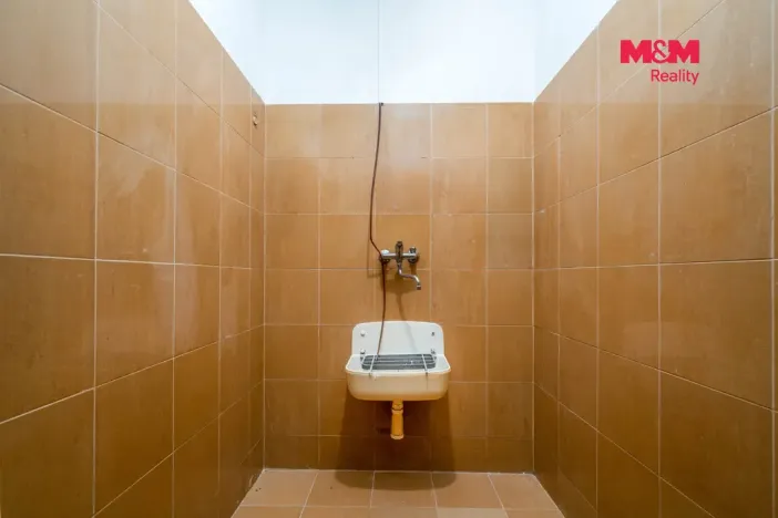 Pronájem obchodního prostoru, Praha, Trnkovo náměstí, 324 m2