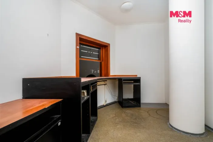 Pronájem obchodního prostoru, Praha, Trnkovo náměstí, 324 m2