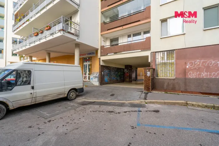 Pronájem obchodního prostoru, Praha, Trnkovo náměstí, 324 m2