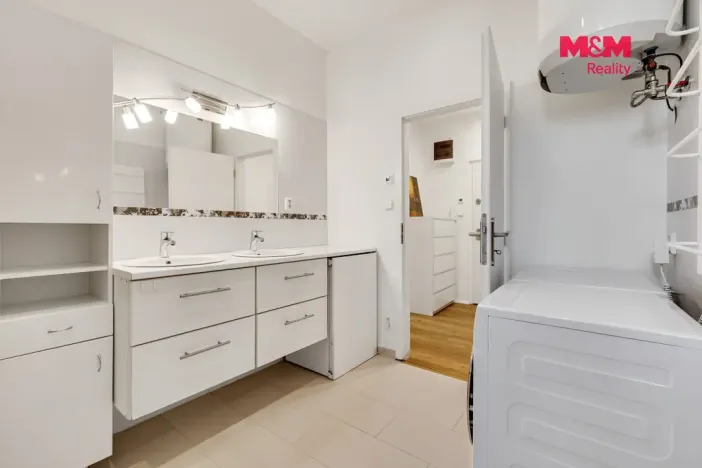 Prodej bytu 1+kk, Praha - Košíře, V břízkách, 38 m2