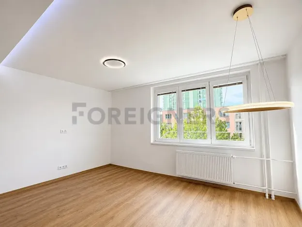 Pronájem bytu 2+kk, Brno, Valtická, 40 m2