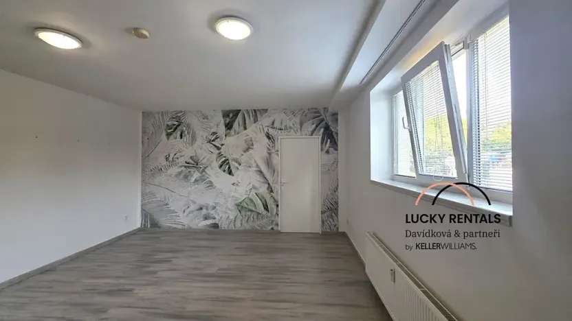 Pronájem bytu 2+kk, Průhonice, U Křížku, 44 m2