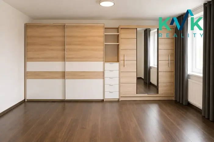 Pronájem bytu 2+1, Karlovy Vary, Vrázova, 79 m2