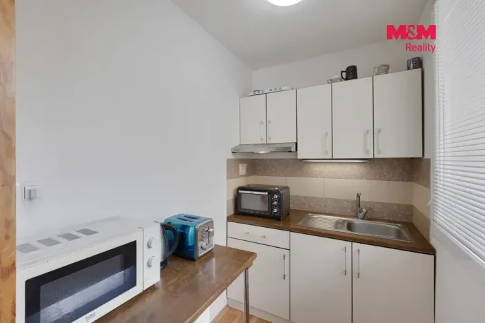 Prodej bytu 1+kk, Kladno - Kročehlavy, Litevská, 27 m2