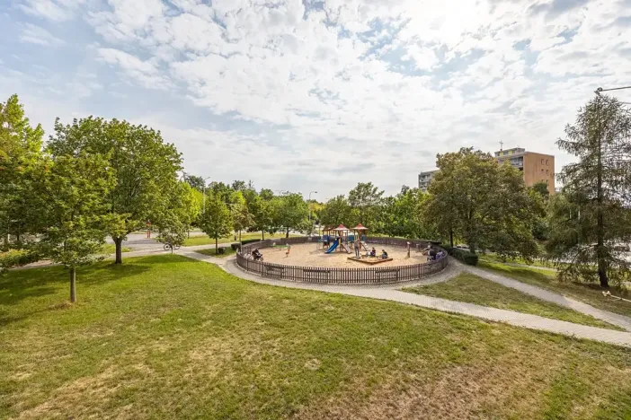 Prodej bytu 4+kk, Praha - Troja, Hnězdenská, 88 m2