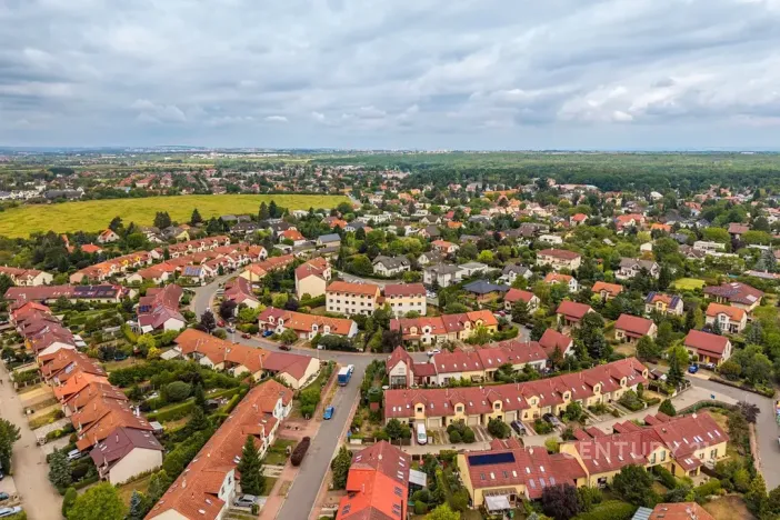 Prodej bytu 2+kk, Praha - Újezd nad Lesy, Velebného, 56 m2