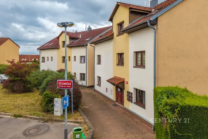Prodej bytu 2+kk, Praha - Újezd nad Lesy, Velebného, 56 m2