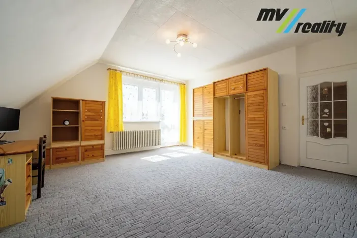 Prodej rodinného domu, Městec Králové, Třešňová, 300 m2