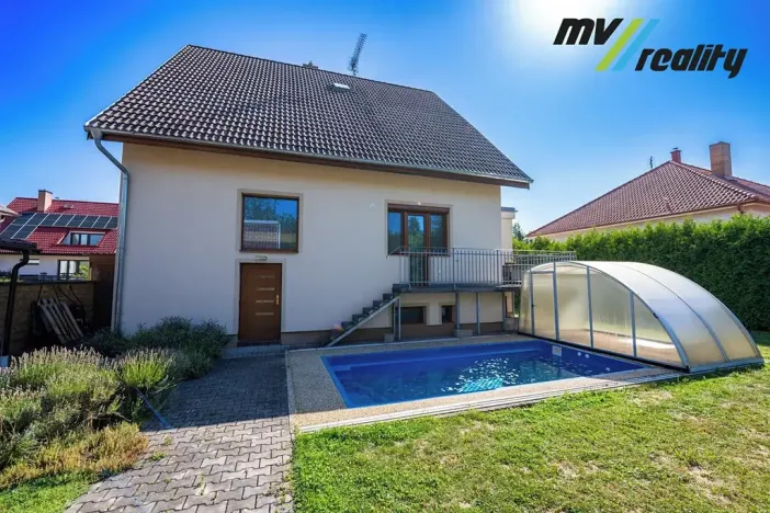 Prodej rodinného domu, Městec Králové, Třešňová, 300 m2