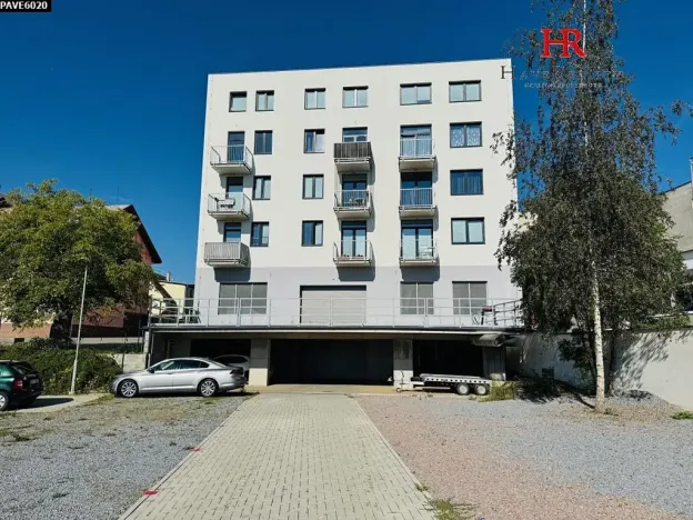 Pronájem garáže, Benešov, Hodějovského, 15 m2