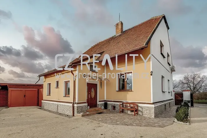 Prodej komerčního pozemku, Pečky, 35798 m2