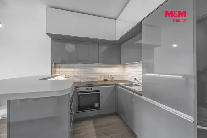 Prodej bytu 1+kk, Praha - Hostavice, U Hostavického potoka, 33 m2
