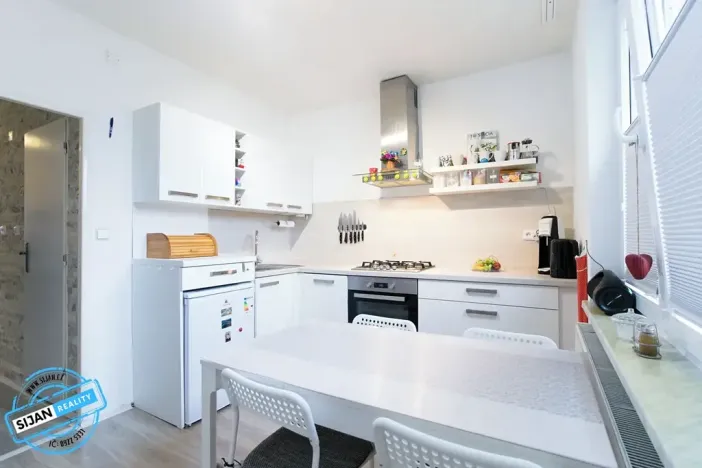 Prodej bytu 3+1, Krnov, nám. Hrdinů, 76 m2