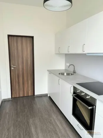 Prodej atypického bytu, Meziměstí, Školní, 112 m2