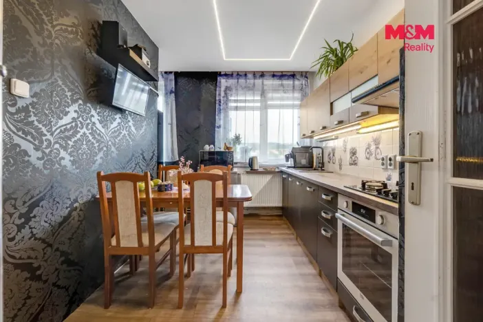 Prodej bytu 2+1, Králův Dvůr - Karlova Huť, Na Louce, 68 m2
