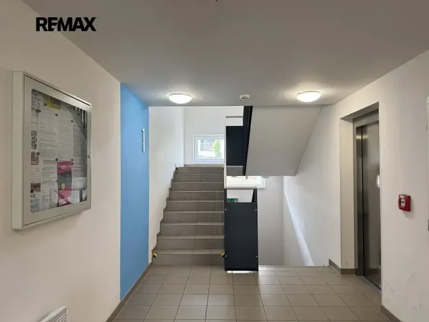 Pronájem bytu 2+kk, Praha - Uhříněves, Oty Bubeníčka, 45 m2
