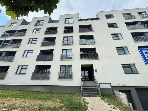 Pronájem bytu 2+kk, Praha - Uhříněves, Oty Bubeníčka, 45 m2