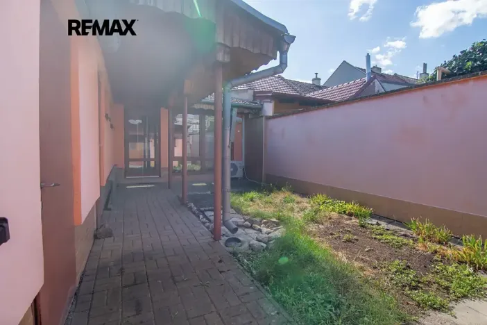 Prodej rodinného domu, Břeclav, náměstí Petra Bezruče, 70 m2