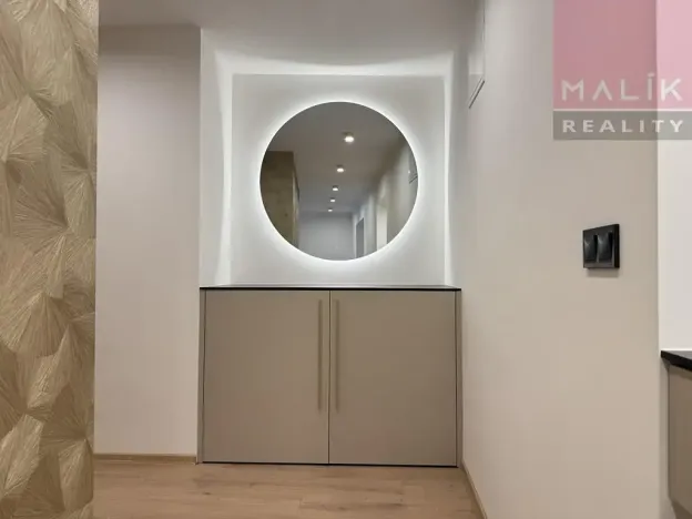 Prodej bytu 2+1, Ostrov, Masarykova, 68 m2