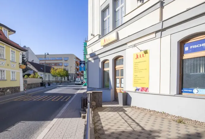 Pronájem obchodního prostoru, Říčany, 17. listopadu, 61 m2