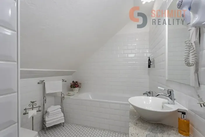 Prodej ubytování, Mikulov, Republikánské obrany, 1024 m2
