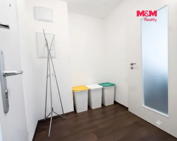 Pronájem bytu 2+kk, Praha, Přímětická, 41 m2