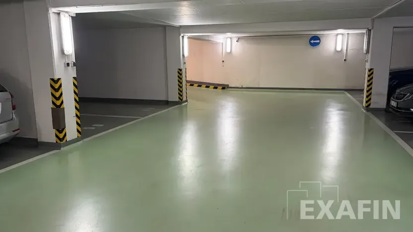 Prodej garážového stání, Praha - Troja, Velká skála, 12 m2
