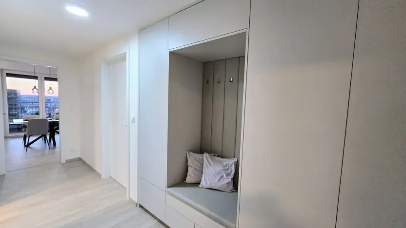 Pronájem bytu 2+kk, Praha - Hloubětín, Poděbradská, 67 m2